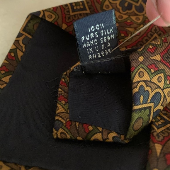 VINTAGE BURBERRYS OF LONDON Tie 100% Pure Silk RARE Medallion Print - Picture 6 of 6